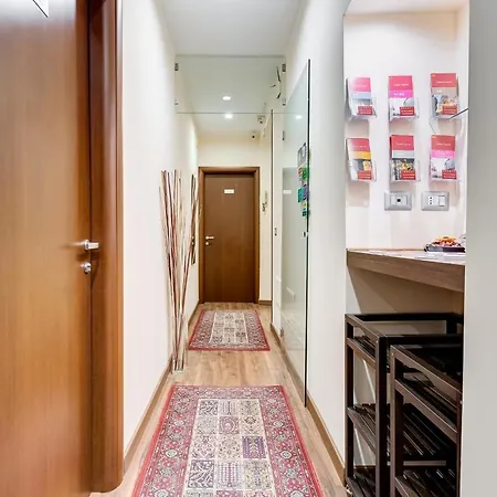 Lhr Coliseum Bed and Breakfast 3*