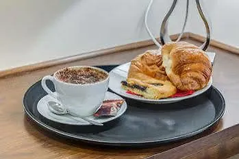 Lhr Coliseum Bed and Breakfast